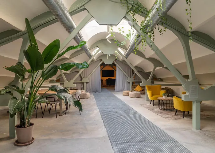 Ola Living Hostal Tetuan Madrid
