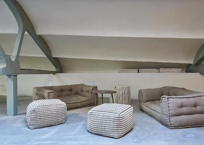 Ola Living Hostal Tetuan Madrid
